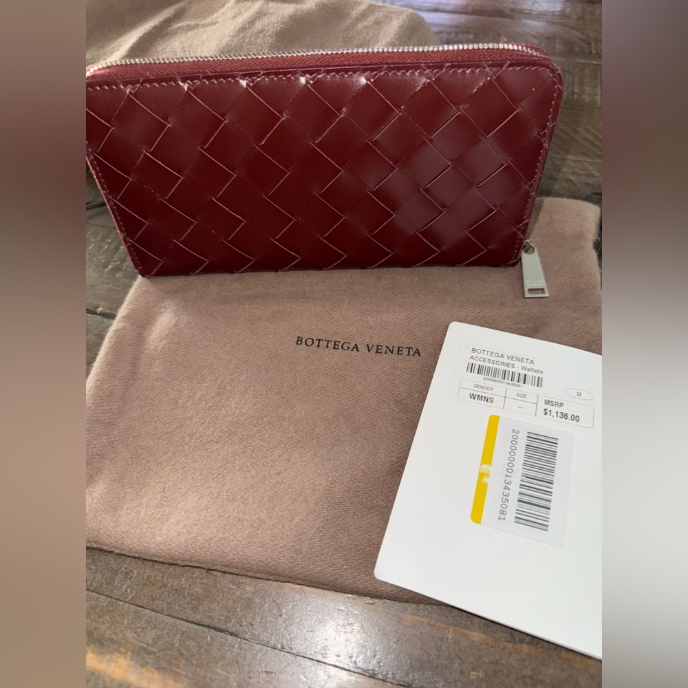 Beautiful Intrecciato Wine/Cranberry Leather Wallet